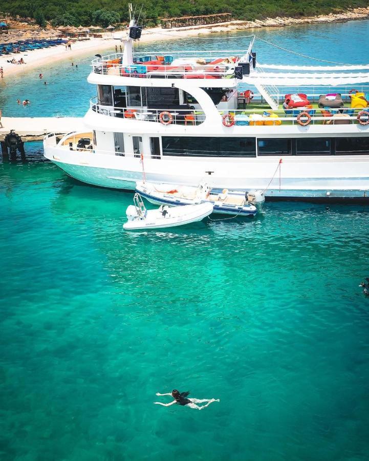 Queen Isabella Premium Ξενοδοχείο Vlorë Εξωτερικό φωτογραφία