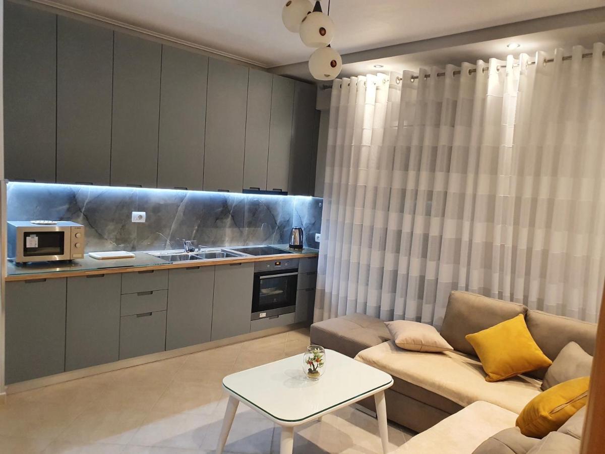 Queen Isabella Premium Ξενοδοχείο Vlorë Εξωτερικό φωτογραφία