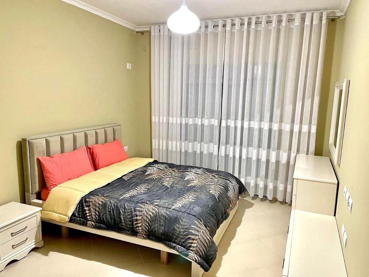 Queen Isabella Premium Ξενοδοχείο Vlorë Δωμάτιο φωτογραφία
