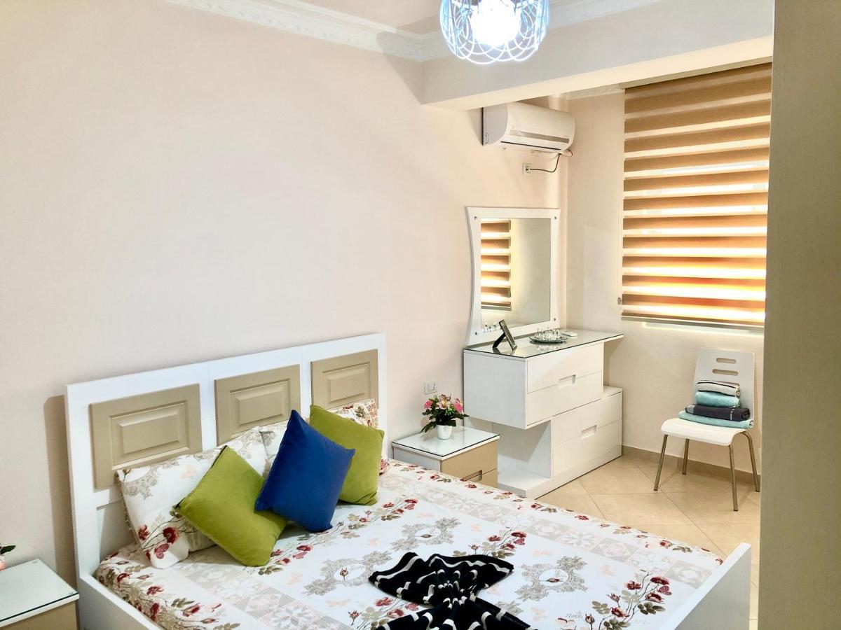 Queen Isabella Premium Ξενοδοχείο Vlorë Εξωτερικό φωτογραφία
