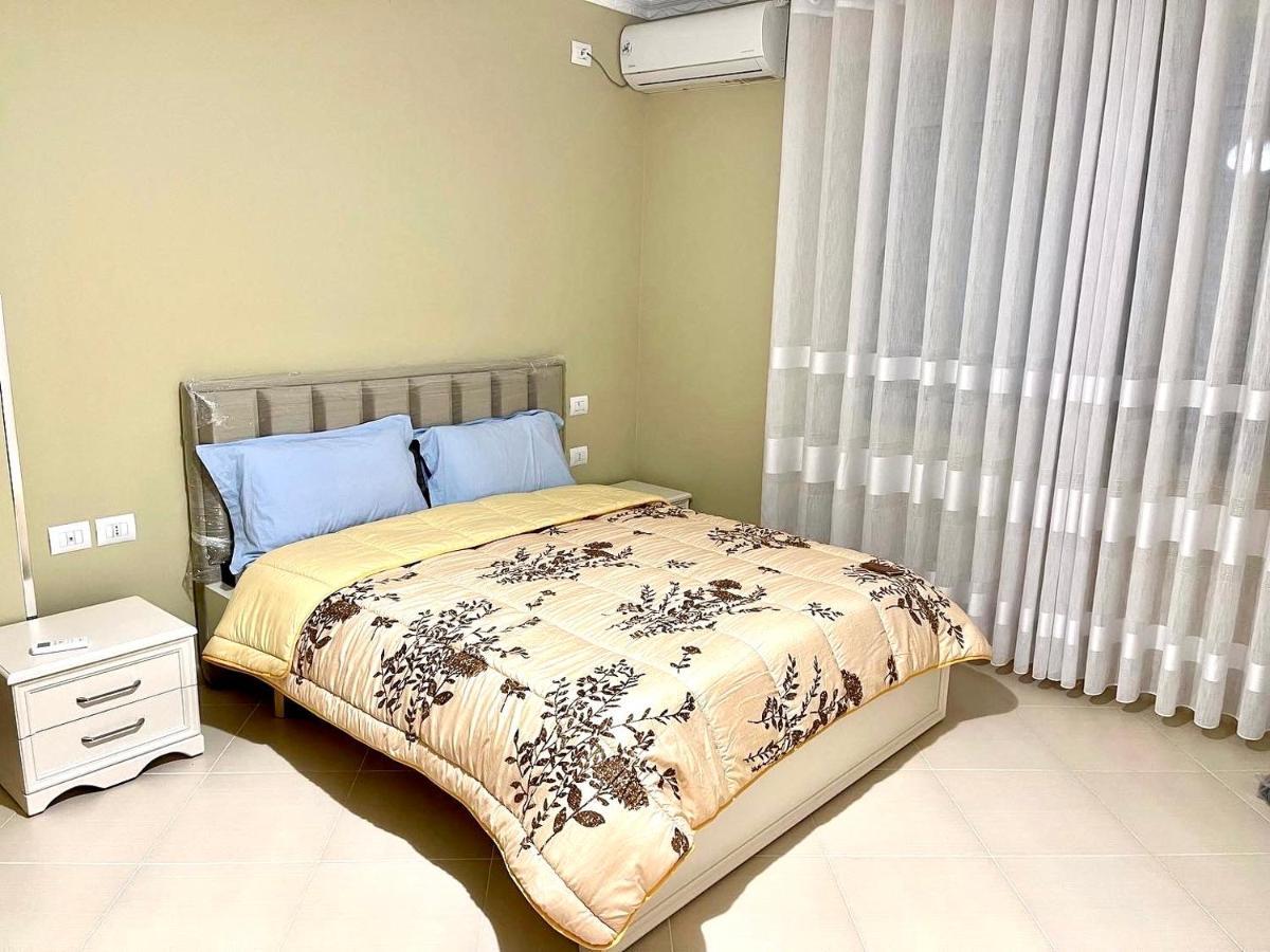 Queen Isabella Premium Ξενοδοχείο Vlorë Δωμάτιο φωτογραφία