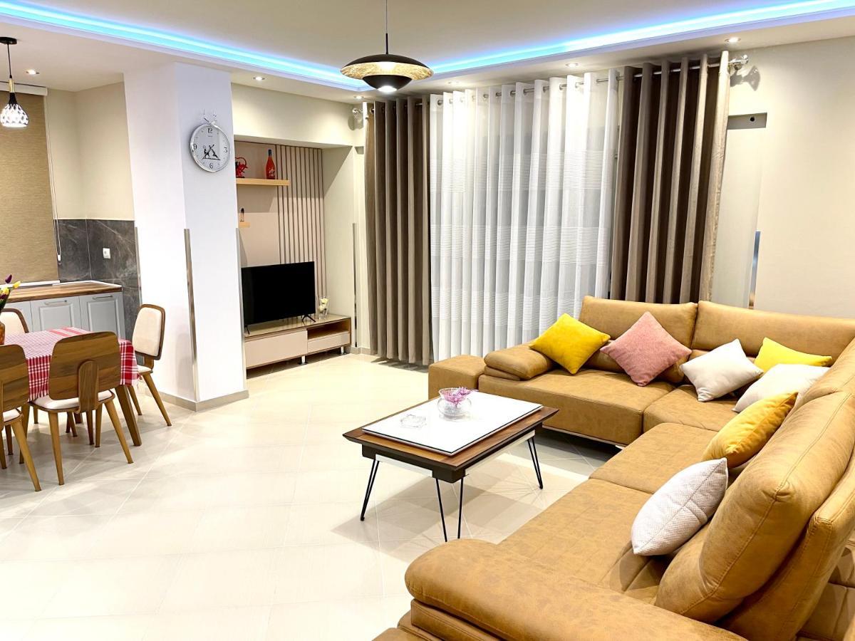Queen Isabella Premium Ξενοδοχείο Vlorë Εξωτερικό φωτογραφία